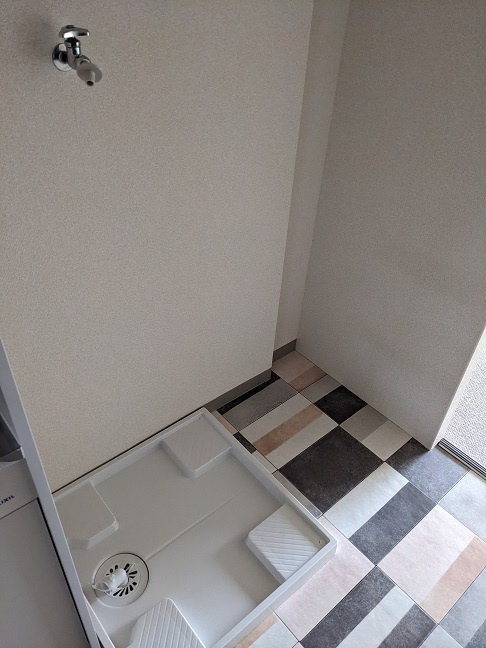 府中市白糸台６丁目のアパートの洗面所