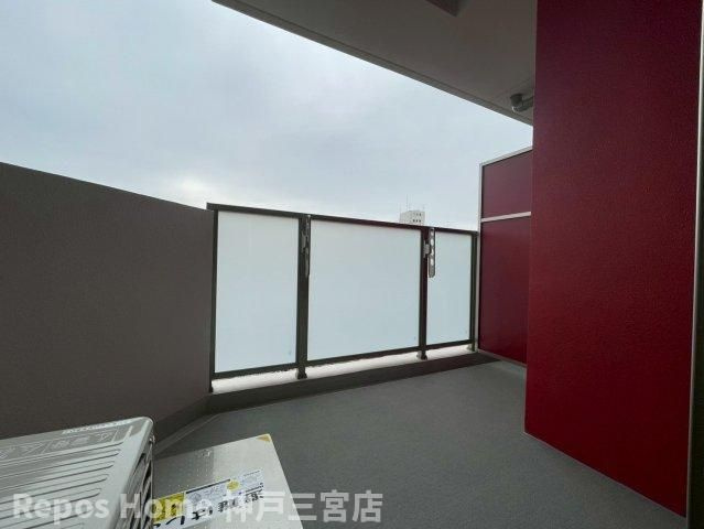 セレニテ元町アリエのバルコニー