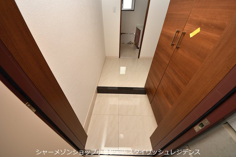 プレジデンス ザ・小倉の玄関