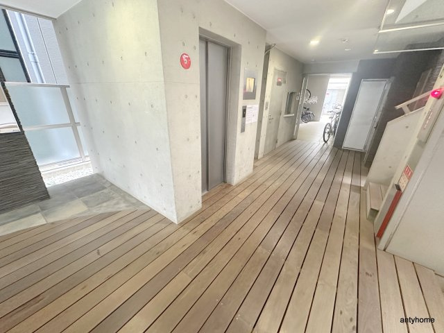 BRAVI上本町　仲介手数料無料のロビー