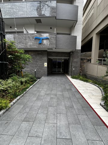 【エントランス】セレニテ本町東リアン