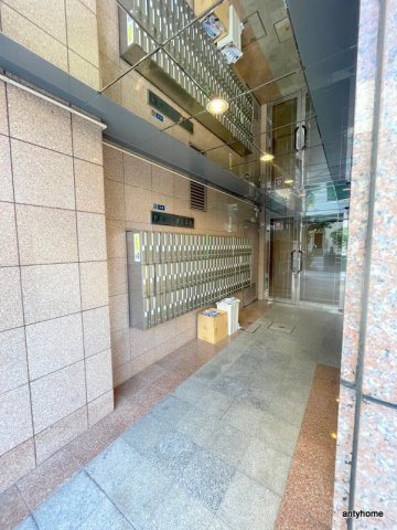 ドミール堺筋本町　仲介手数料無料のエントランス