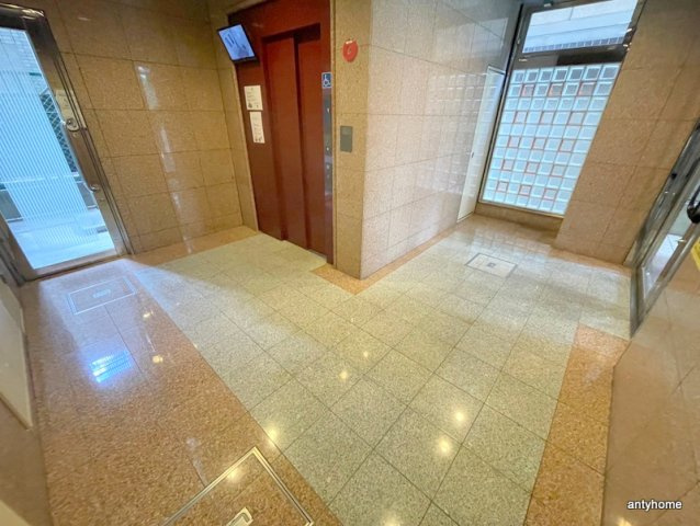 ドミール堺筋本町　仲介手数料無料のロビー