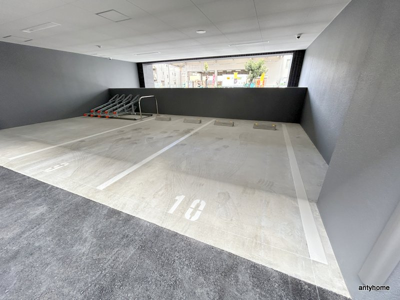 アドバンス大阪クラージュ　仲介手数料無料の駐車場