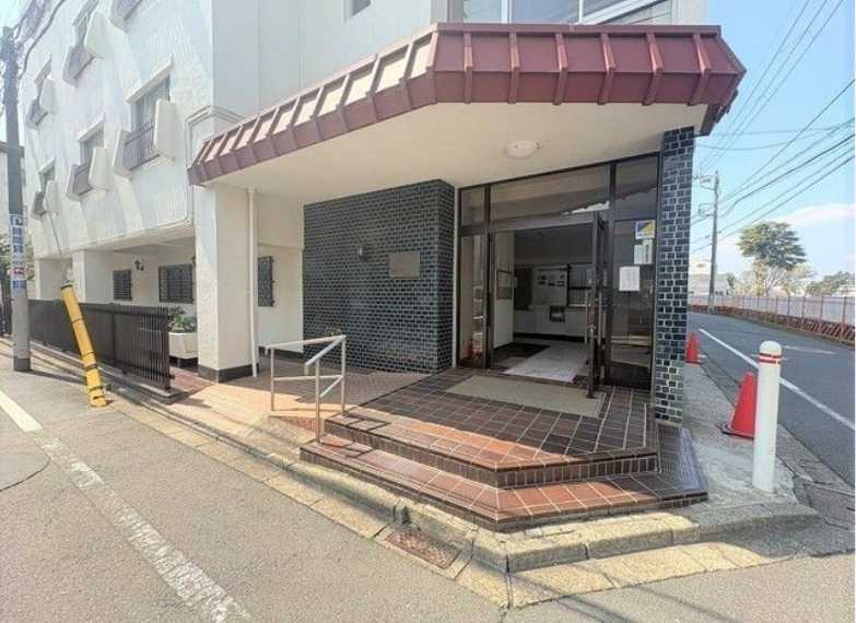 玉川サンケイハウス北棟　リノベーション　分譲賃貸　ウォークインクローゼットのエントランス