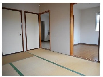 牛久市一棟アパートの和室
