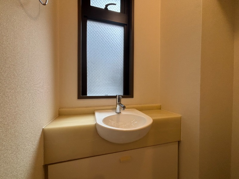 渋谷区神宮前３丁目の賃貸マンションのトイレ|シンプルで使いやすいトイレです