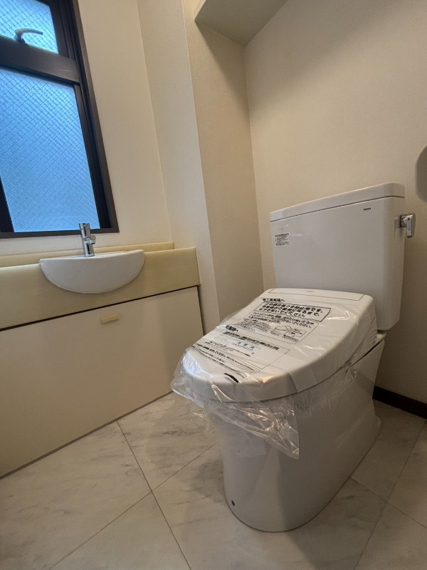 渋谷区神宮前３丁目の賃貸マンションのトイレ|清潔感のあるトイレです