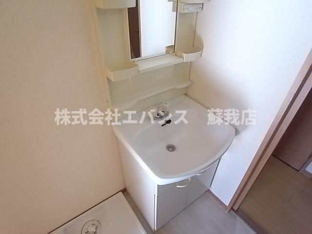 【独立洗面台】 | グレイスタウン蘇我A | 朝の身支度には欠かせない独立洗面化粧台