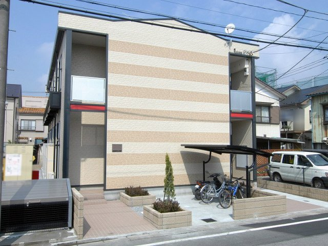 レオパレスラゲットの外観
