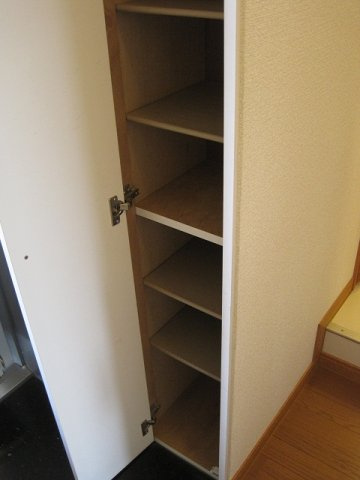レオパレスひまわりのその他|下駄箱
