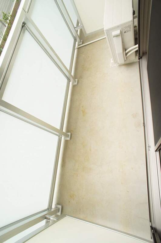 リブリ・Prurlionのバルコニー