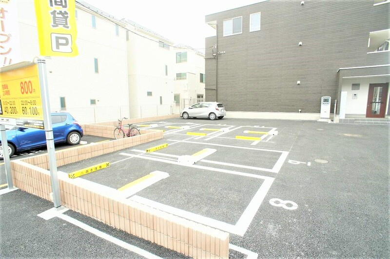 リブリ・Prurlionの駐車場