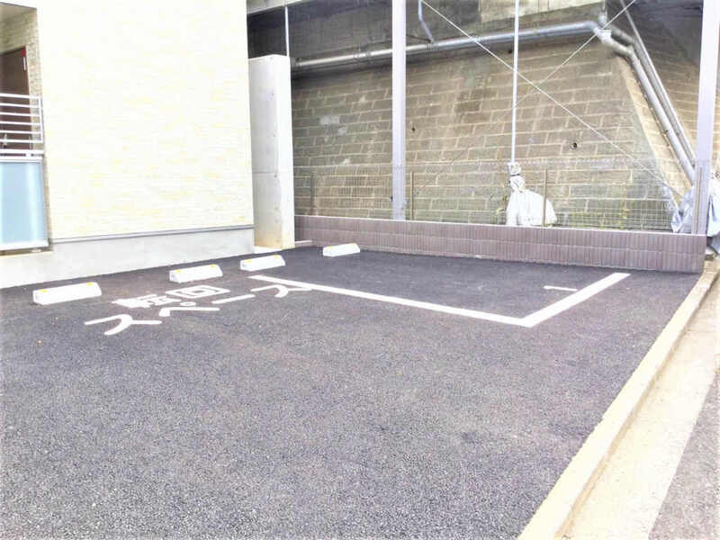 リブリ・epalの駐車場