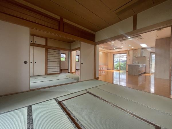 【和室】 | LDKと隣接した6帖・8帖の和室。
開けることで、開放感あふれる空間に！
