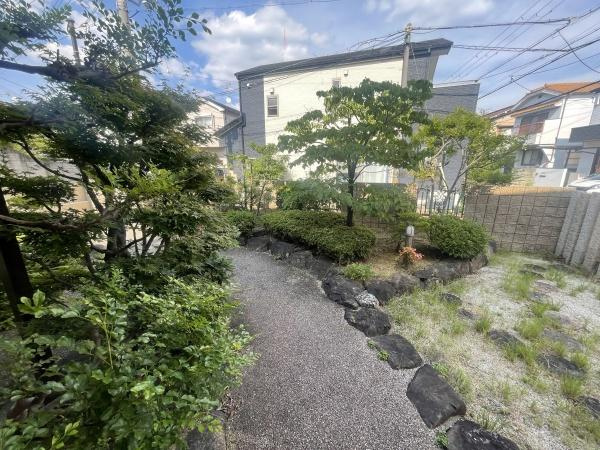 【内装】 | お庭があることで、家の周囲に障害物が少なくなり、建物全体に自然光を取り入れやすくなります！