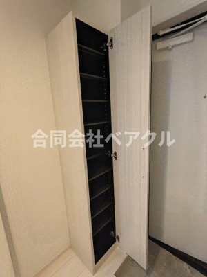 【玄関】 | 縁テラス淀 | 収納もある玄関です