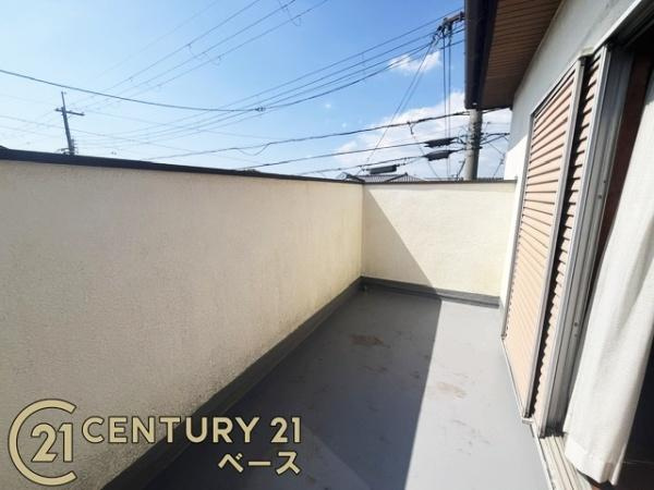 磯城郡川西町結崎　一戸建のバルコニー|■現地撮影写真■日当たりのよい広々としたバルコニー！洗濯物もよく乾きます！