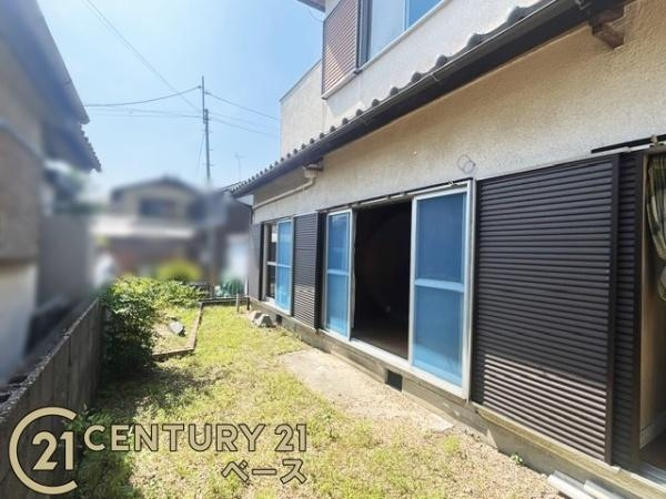 磯城郡川西町結崎　一戸建の庭|■現地撮影写真■広くて開放的なお庭でゆったりプライベートな時間を満喫！
