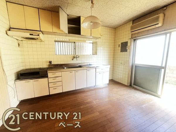 磯城郡川西町結崎　一戸建の居間・リビング|■現地撮影写真■南向きのお部屋で陽当たり良好です！