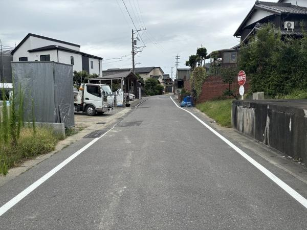 碧南市霞浦町　全10棟・1号棟の前面道路含む現地写真|前面道路です。