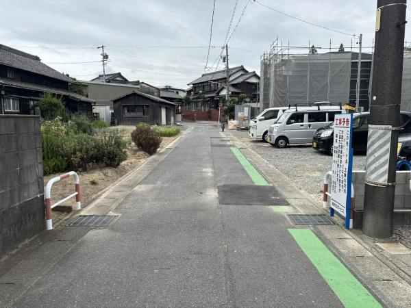 碧南市霞浦町　全10棟・10号棟の前面道路含む現地写真|前面道路です。