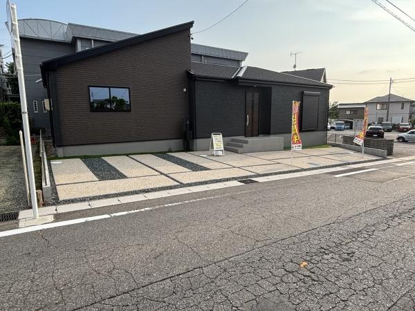 高浜市論地町2期　全1棟・1号棟の駐車場|３台以上駐車できます！