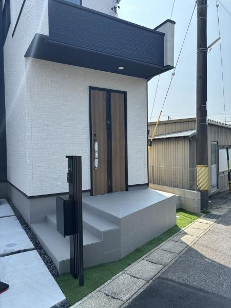安城市古井町3期　全1棟・1号棟の玄関|訪れる人を心地よく迎え入れます。