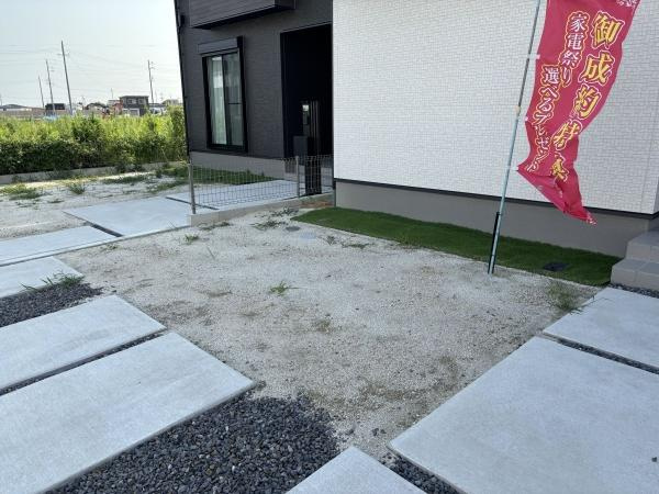 高浜市神明町2期　全6棟・6号棟の庭|草花で飾れるお庭。