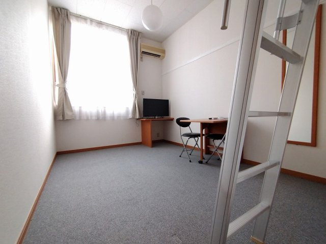 【その他】 | レオパレスパッシモ | 1階はフローリング仕様です。