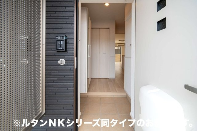ハッピーメゾンⅧ　Ｃの玄関