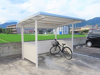 レオパレス諏訪形のその他|屋根付き駐輪場あり