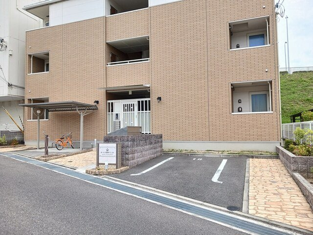 ホームズ豊田　ウエストの駐車場