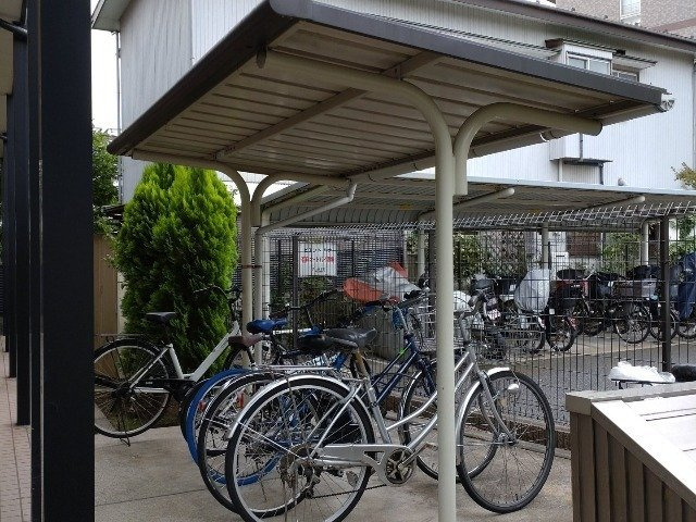 レオパレスヨロズヤＦのその他|駐輪場