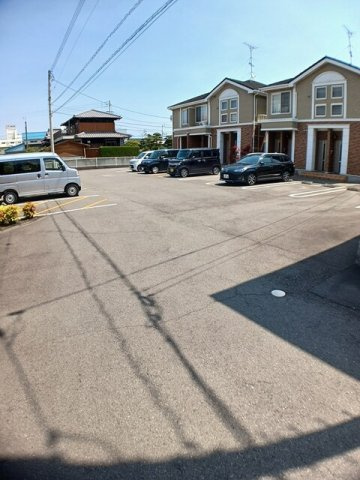 ノヴェール新幸　Ａの駐車場