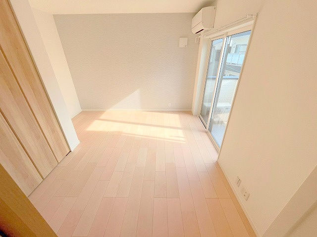 REGIA　OSAKA　CITY　KOMATSUの洋室
