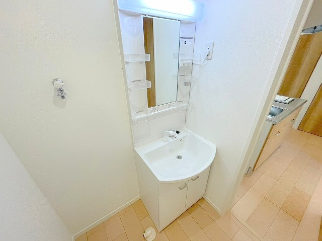 REGIA　OSAKA　CITY　KOMATSUの独立洗面台