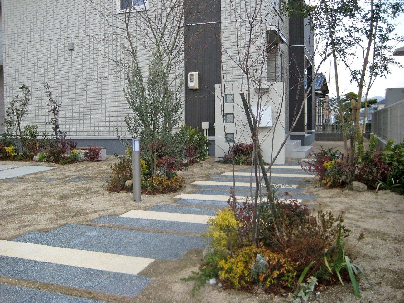 西条東タウンハウス　Ｄのエントランス