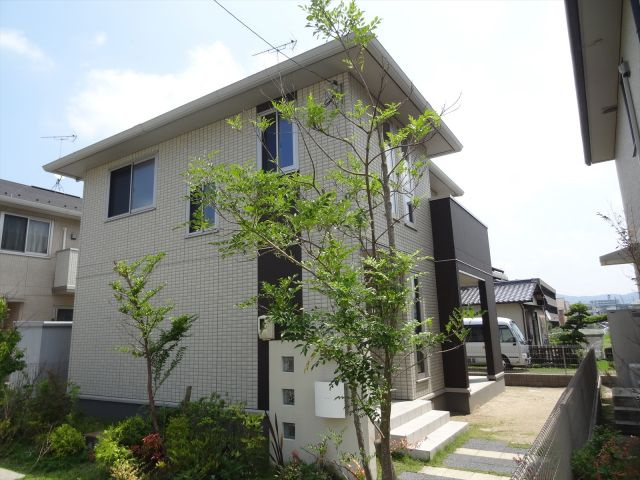 西条東タウンハウス　Ｄ