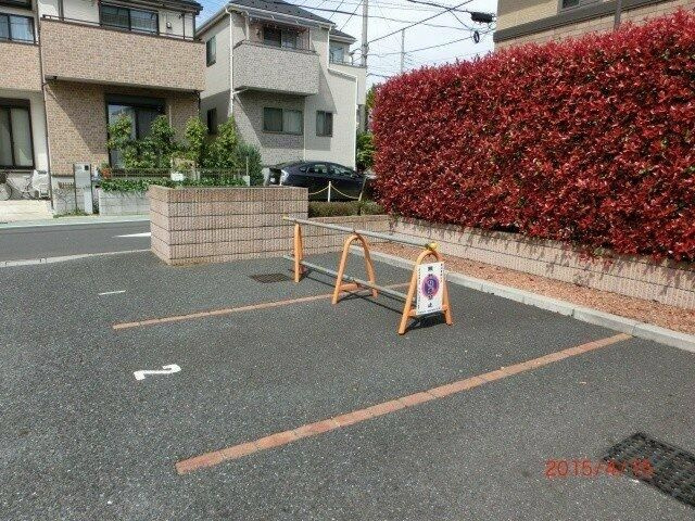 ベルヴェデーレ３番館の駐車場