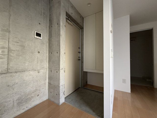ピースラヴェスタの玄関