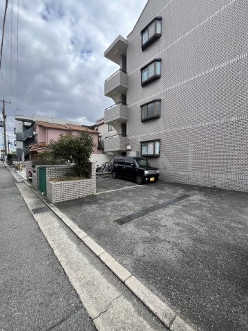 シティハイツ上ノ島 の駐車場