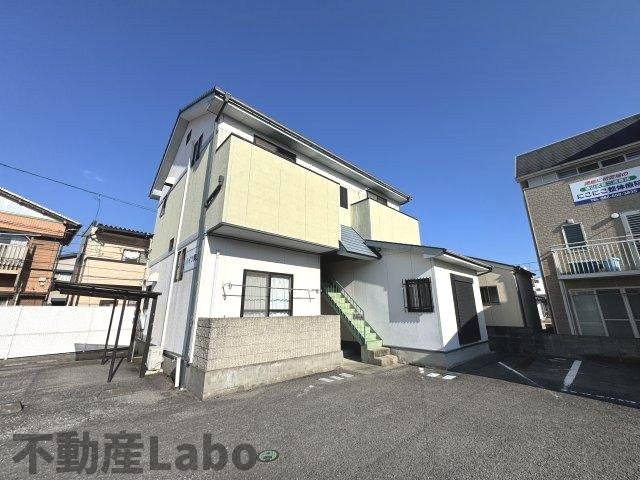 ハイツ夷山の外観
