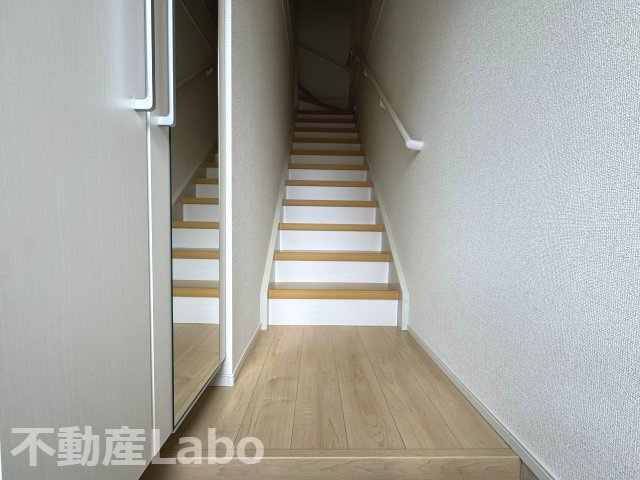 アグレアーブルＢの玄関