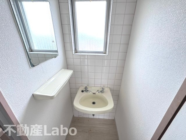 八番町リバーハイツの洗面所