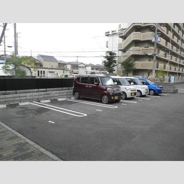 ノールヴィラージュ アンの駐車場