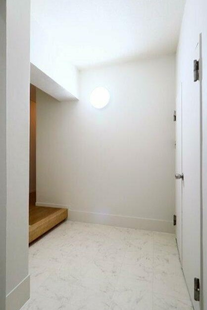 東光苑マンションの玄関