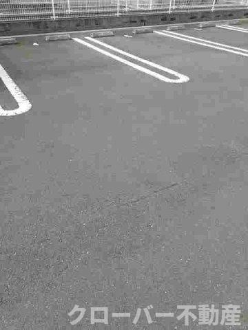ブライトパークⅢの駐車場