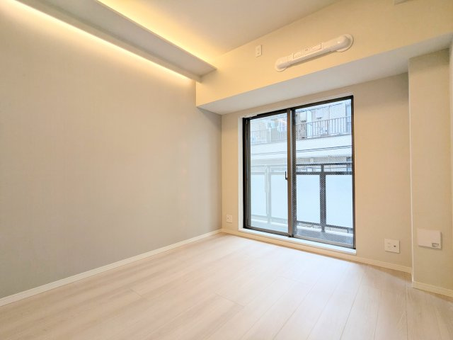クリオ三ノ輪壱番館の寝室|～WIC付きの主寝室写真～