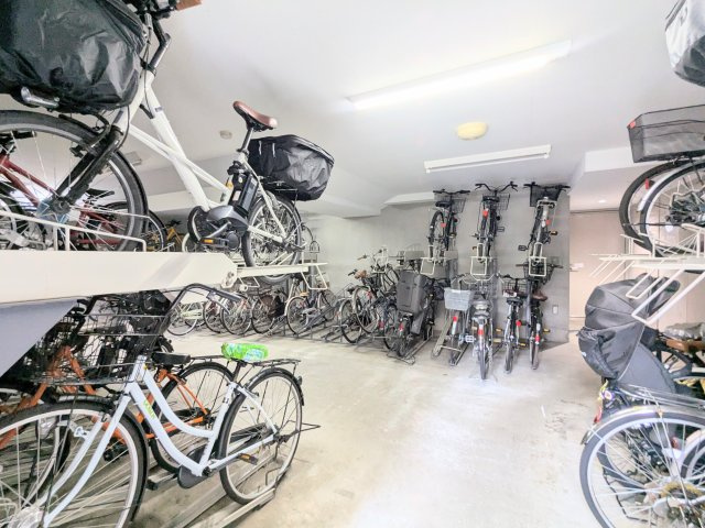 クリオ三ノ輪壱番館の駐輪場|～駐輪場 写真～